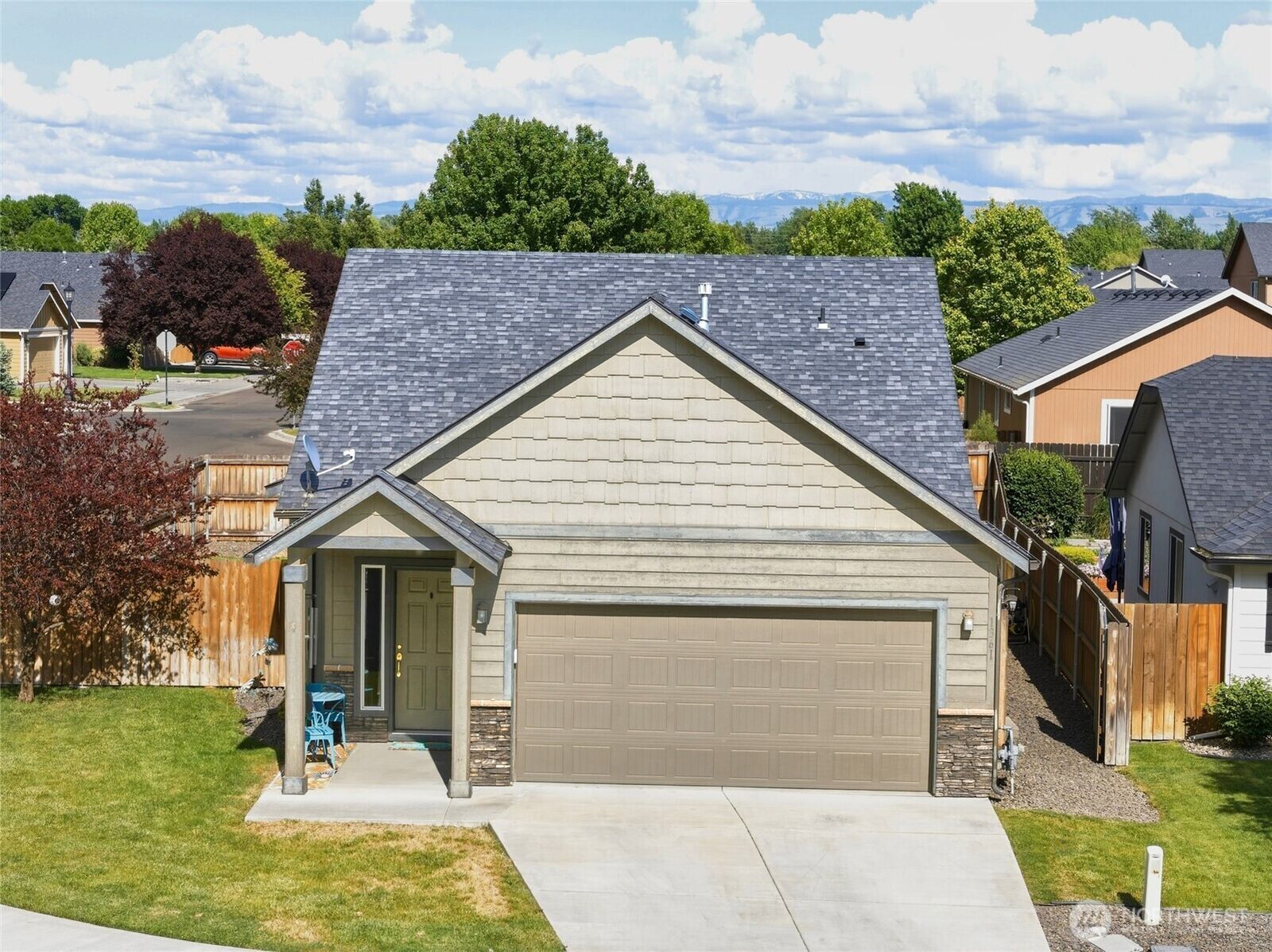 Property Photo: 1361 SW Greeley Street WA 99324