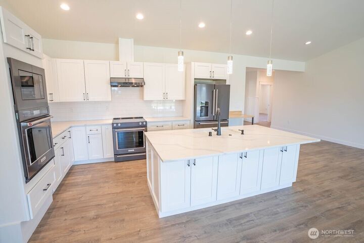 Property Photo: 6409 Road 2.15 NE WA 98837