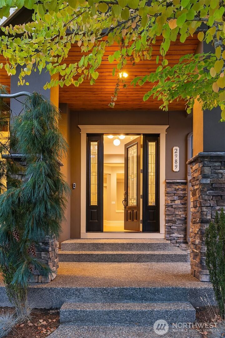 Property Photo:  2989 NE Davis Loop  WA 98029 