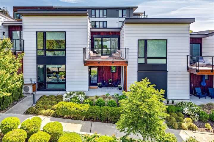 Property Photo:  227  Ebi Lane NE  WA 98110 