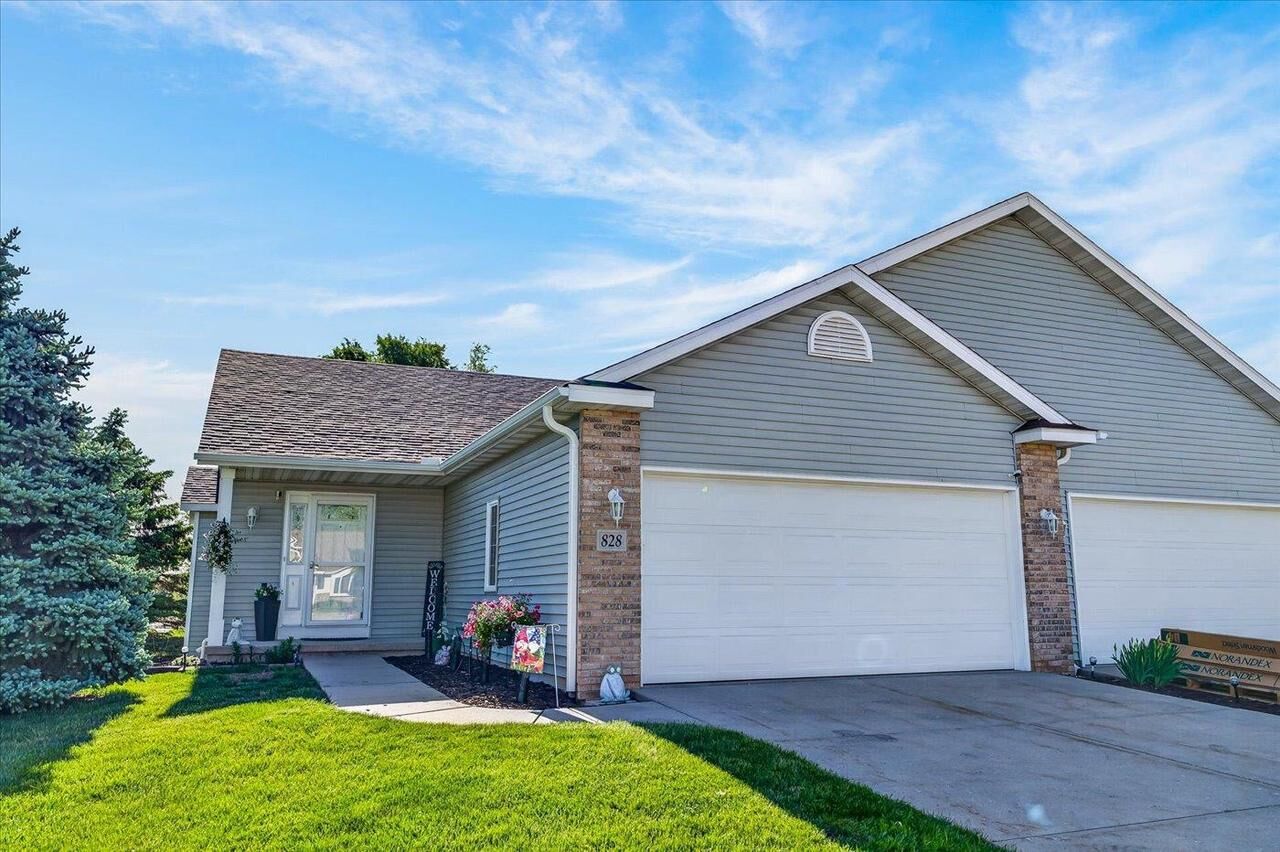 Property Photo: 828 Dunn Avenue WI 53575