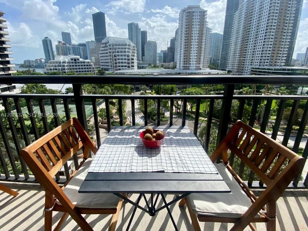 Property Photo:  540 Brickell Key Dr 913  FL 33131 