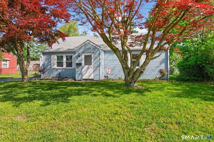 Property Photo:  211 Woodycrest Drive  CT 06118 