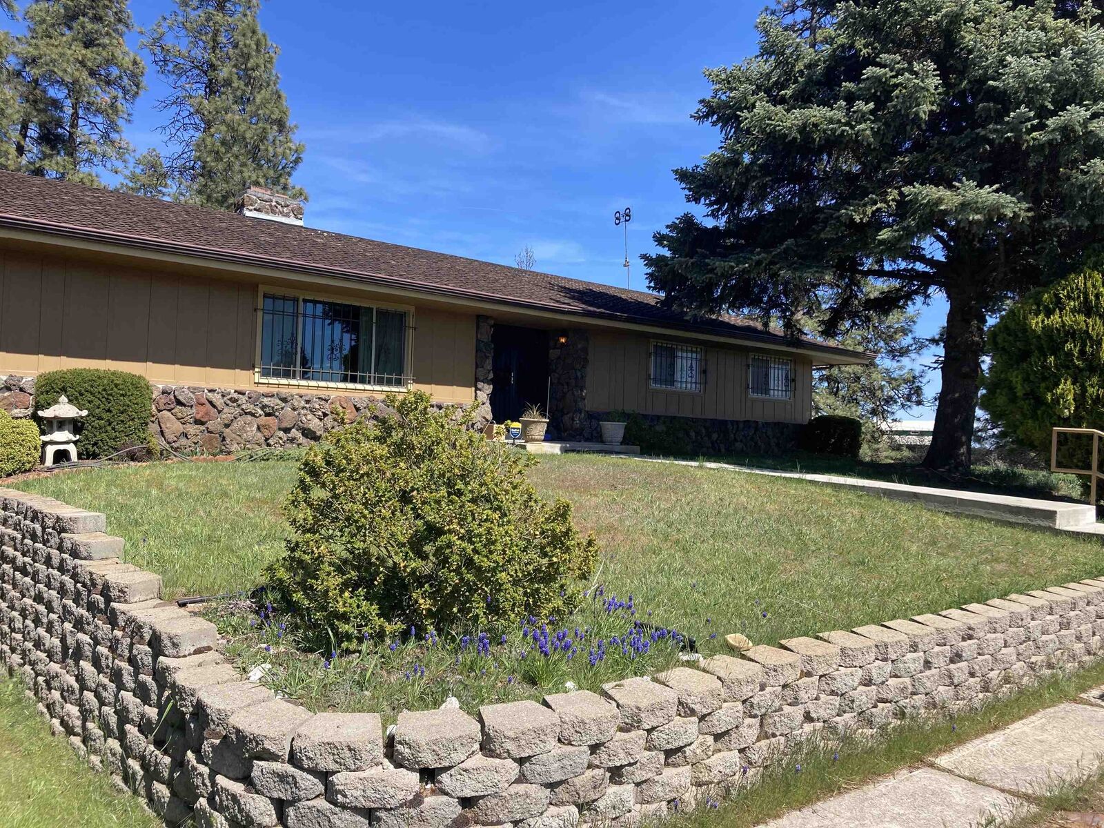 Property Photo:  23213 S Cross Rd  WA 99004 