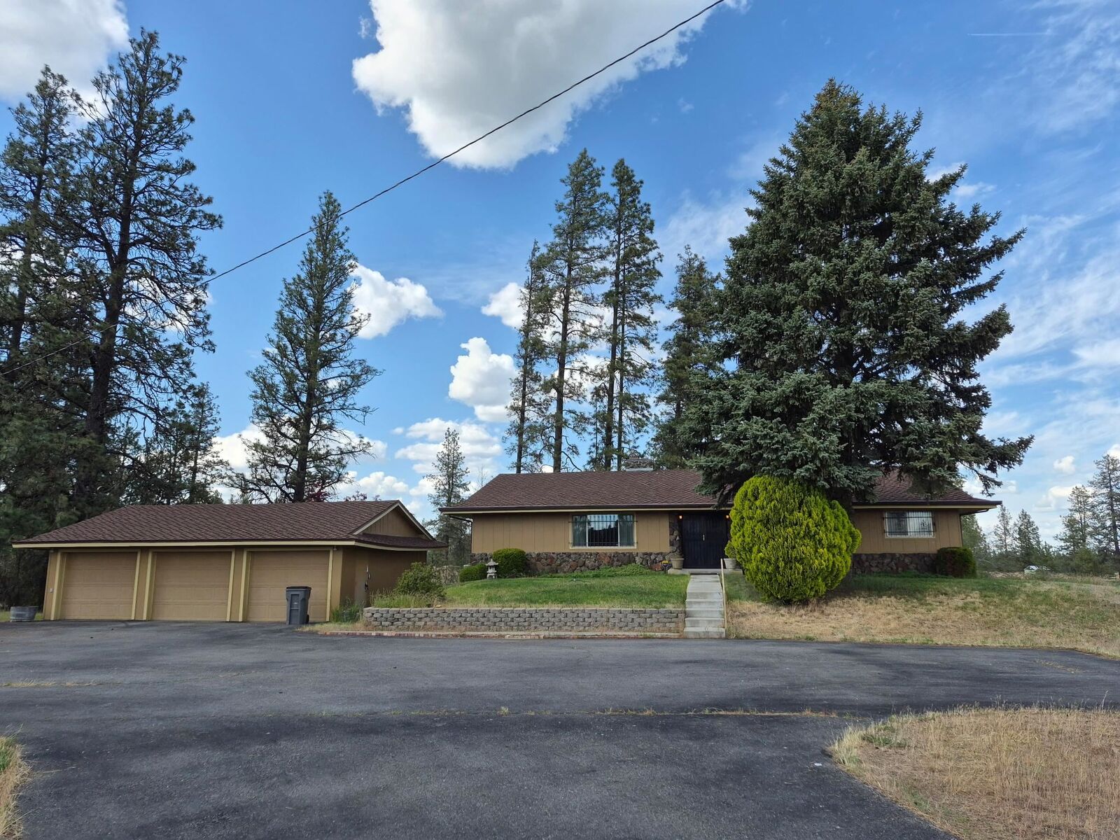 Property Photo: 23213 S Cross Rd WA 99004