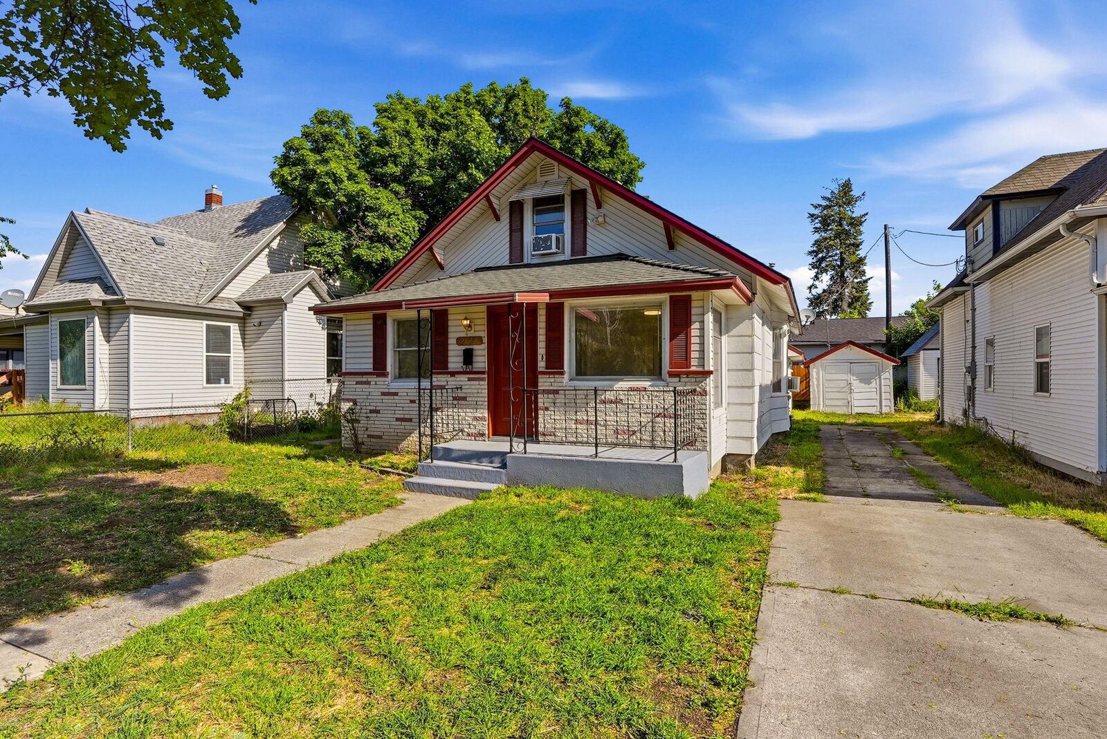 Property Photo: 2123 E 6th Ave WA 99202
