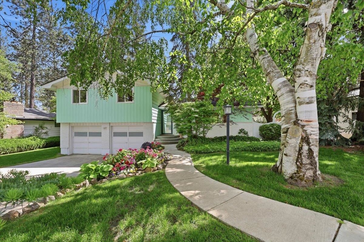 Property Photo:  2428 E 39th Ave  WA 99223 