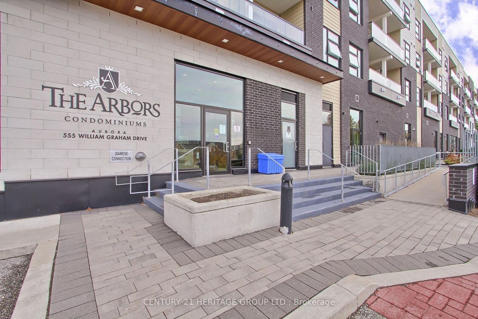 Photo de la propriété:  555 William Graham Drive 250  ON L4G 7C4 