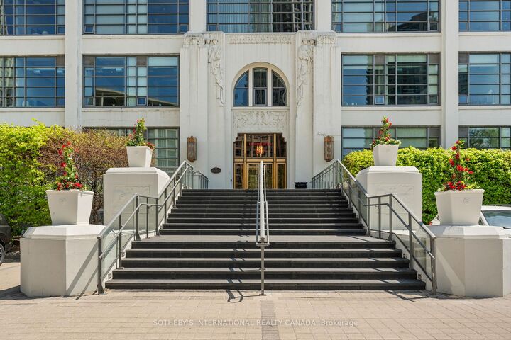 Property Photo: 637 Lake Shore Boulevard W 614 ON M5V 3J6
