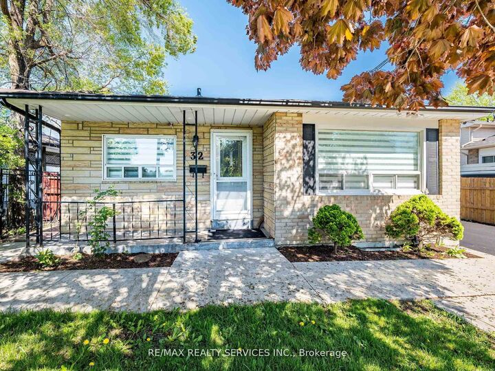 32 Madoc Drive — photo 1