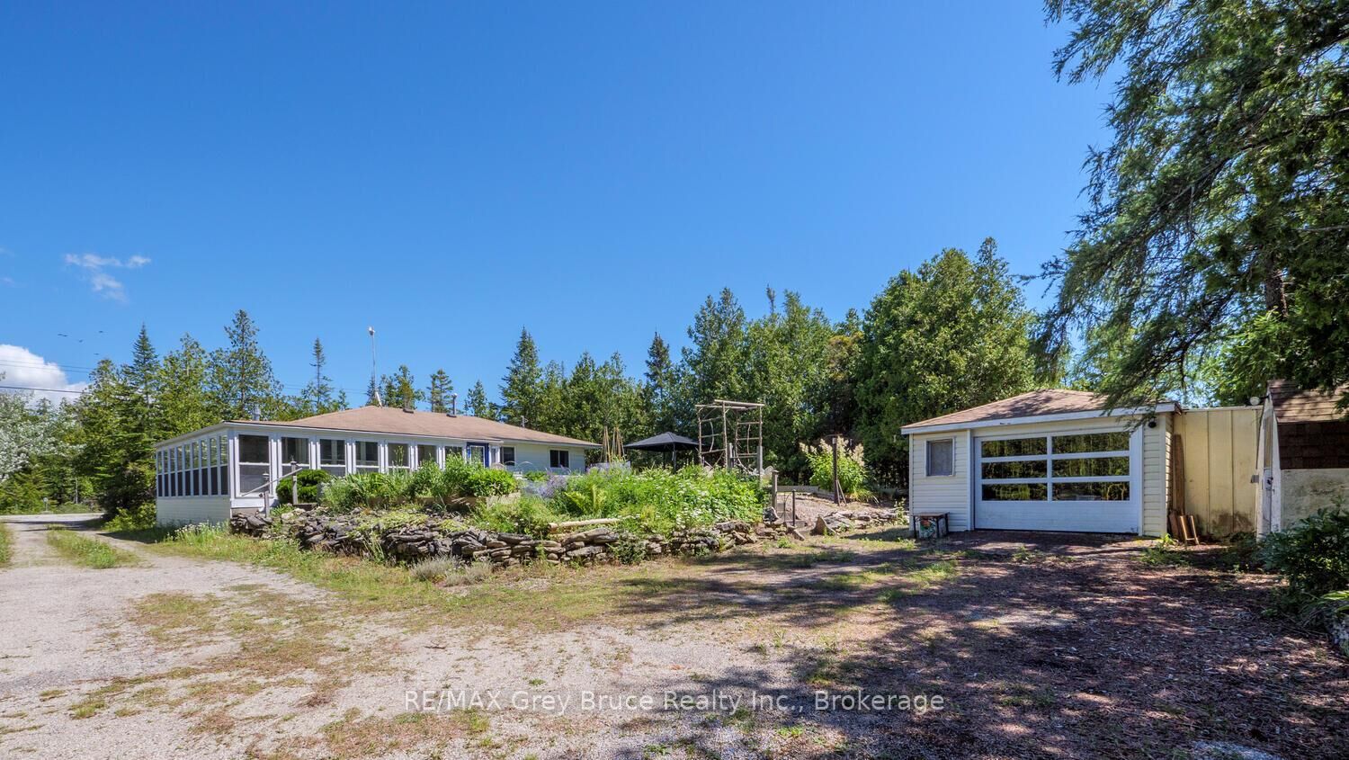 Property Photo:  1034 Dorcas Bay Road  ON N0H 2R0 