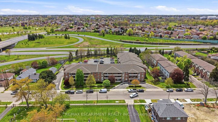 416 Limeridge Road 303 — photo 1