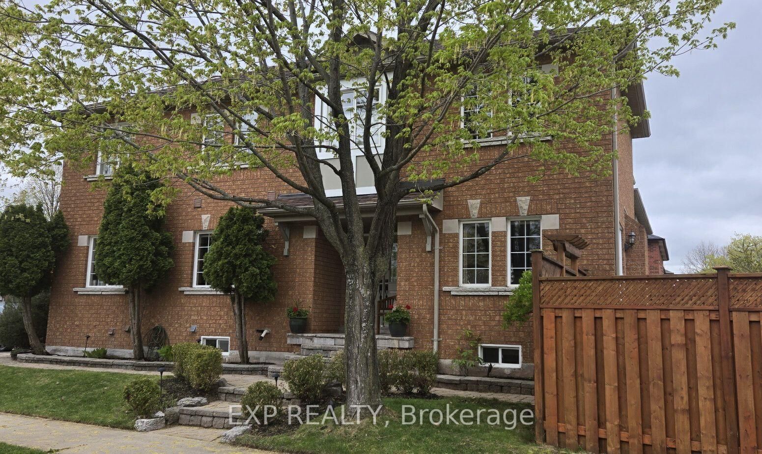 Property Photo: 1347 Brookstar Drive ON L6M 3W1
