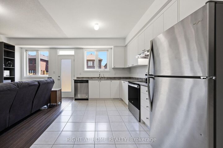 Property Photo: 51 Peter Hogg Court ON L1P 0N2