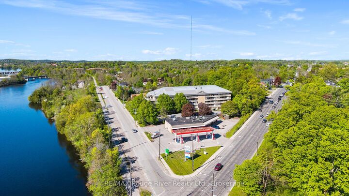 Property Photo: 40 Auburn Street 304 ON K9H 2G2