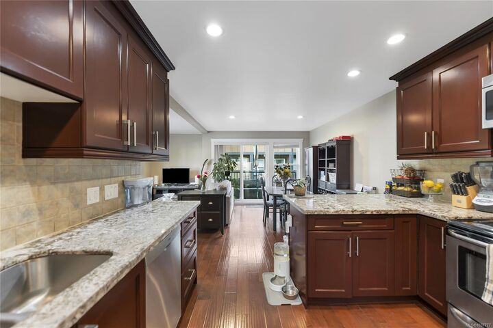 Property Photo: 982 Rattanwood Pl 101 BC V9C 0C7