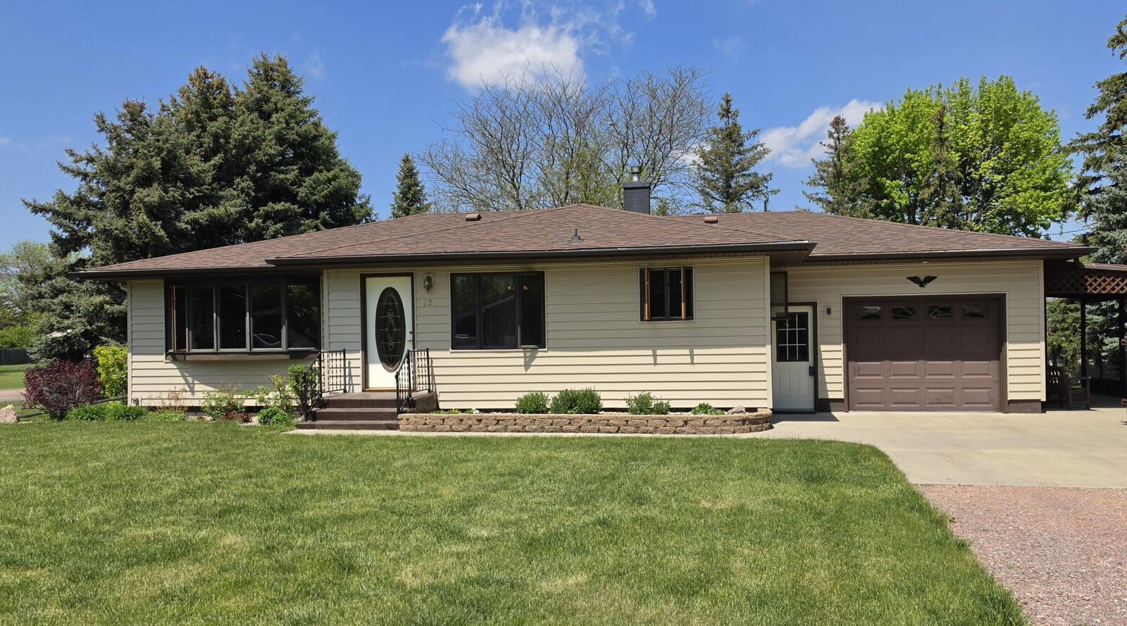 Property Photo: 120 Wilmot Avenue SD 57451