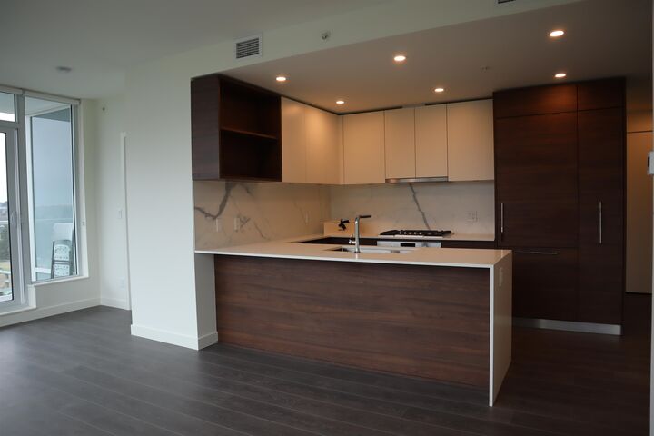 Property Photo: 585 Austin Avenue 705 BC V3K 0G6