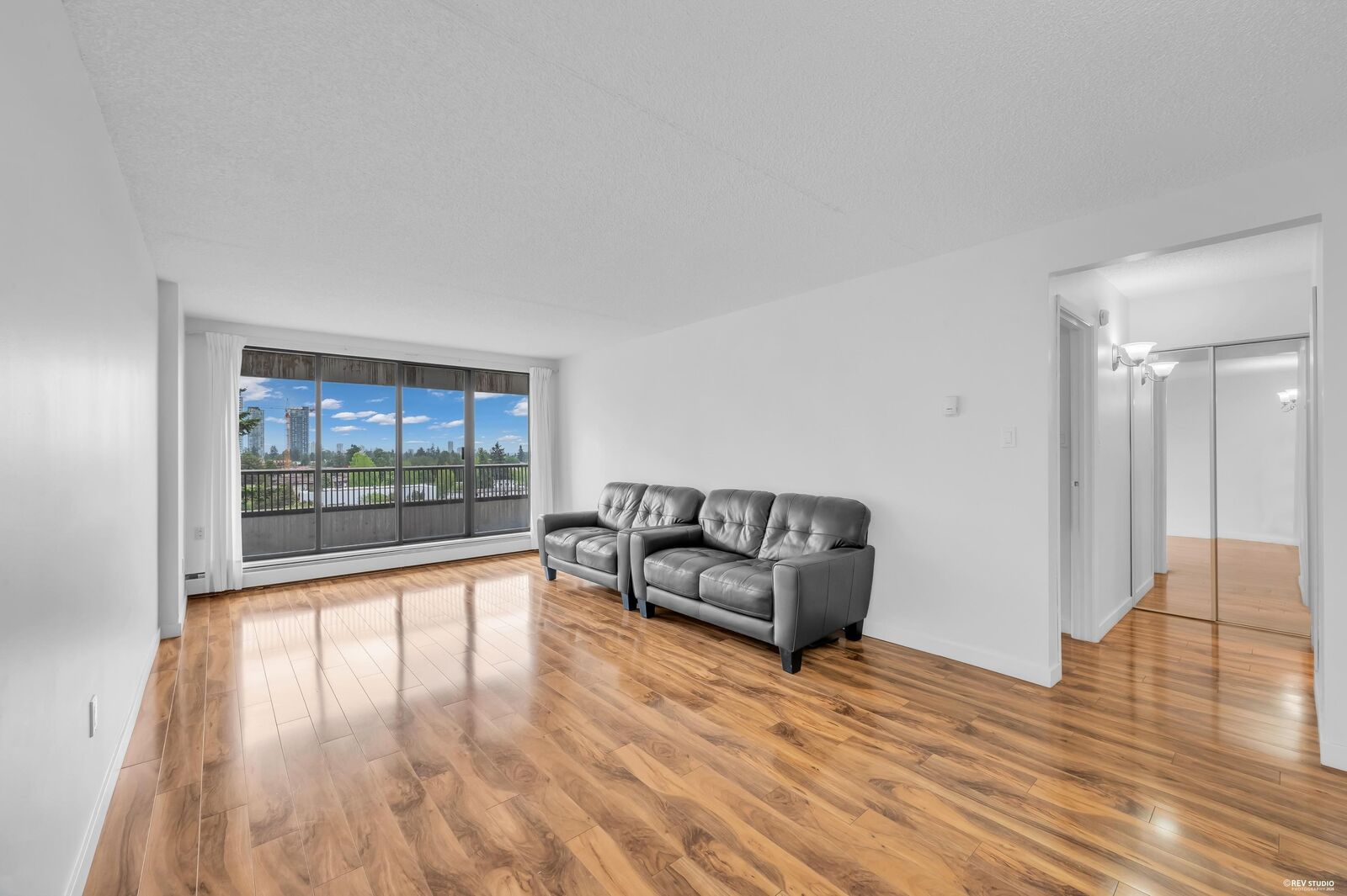 Property Photo:  6595 Willingdon Avenue 1104  BC V5H 4E5 