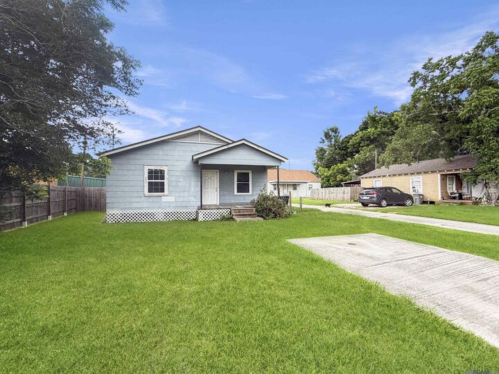 Property Photo:  4228 Pasadena Dr  LA 70814 