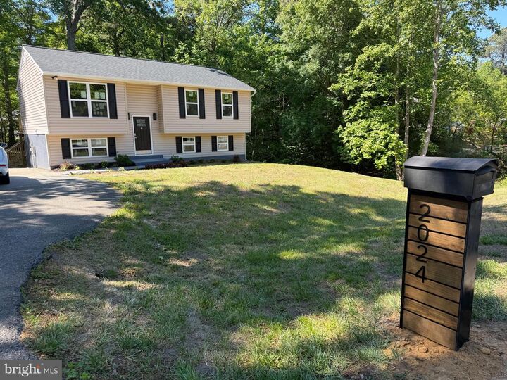 Property Photo:  2024 Yew Court  MD 20685 