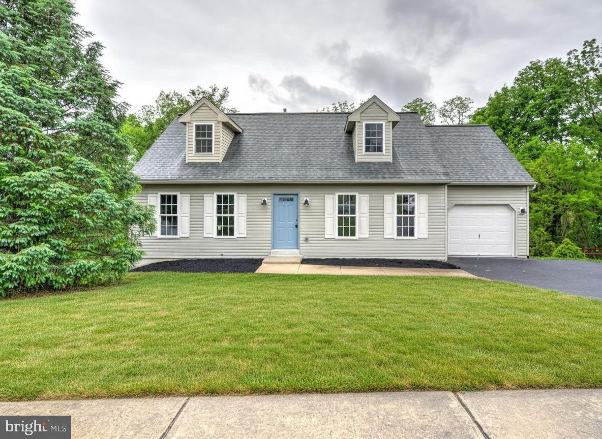 Property Photo: 338 Dogwood Lane PA 19567