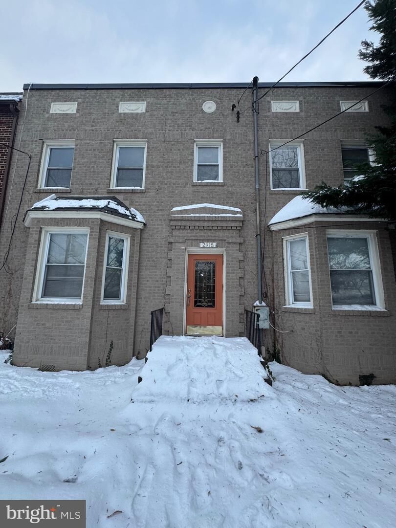 Property Photo:  2915 Pennsylvania Avenue SE  DC 20020 