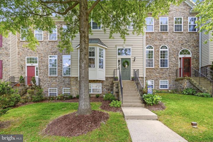 Property Photo:  405 Leeds Ridge Court  VA 20132 