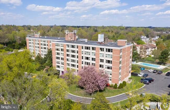 Property Photo: 4401 Roland Avenue 114 MD 21210