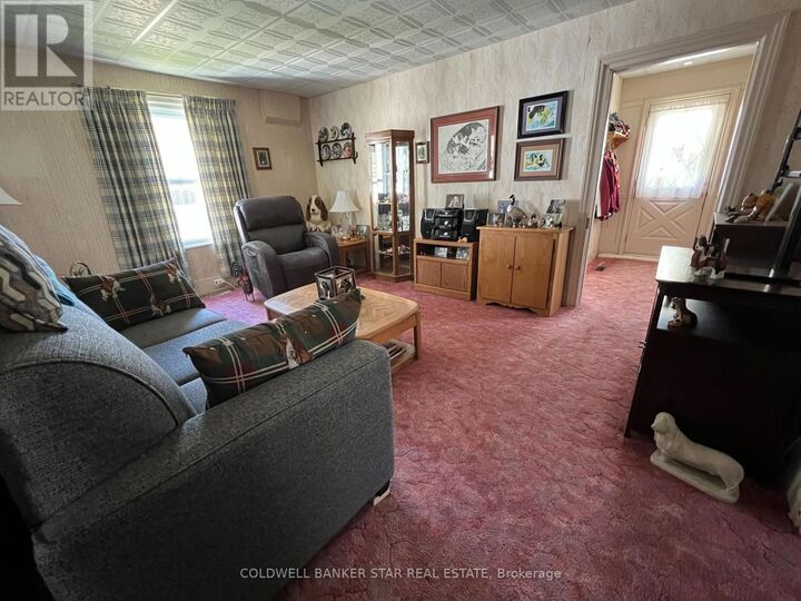 Property Photo:  17 James Street  ON N7G 1S6 