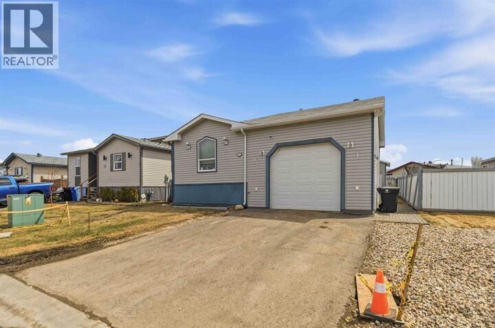 Property Photo:  192 Mitchell Drive  AB T9K 2P1 