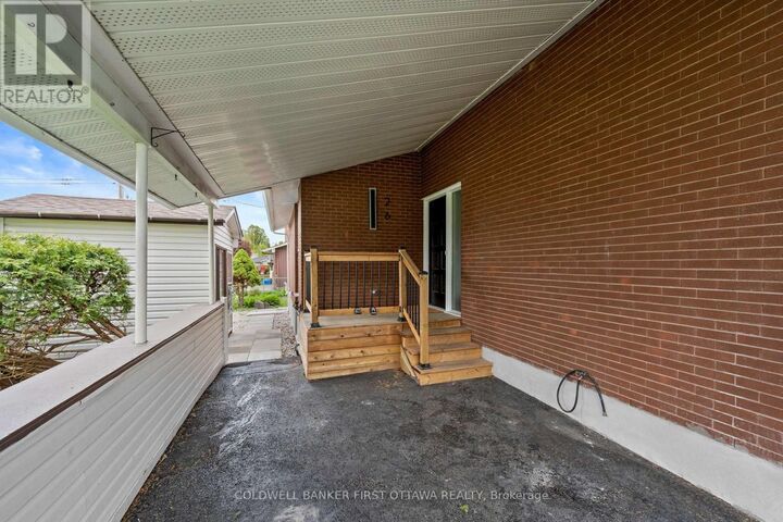 Property Photo:  26 Spring Garden Avenue  ON K2G 3B4 