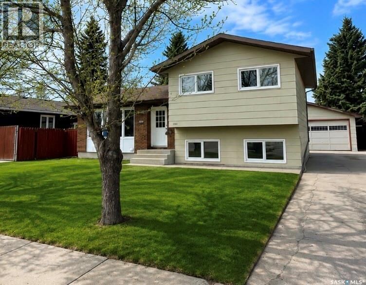 Property Photo: 1510 McKercher Drive SK S7H 5J9
