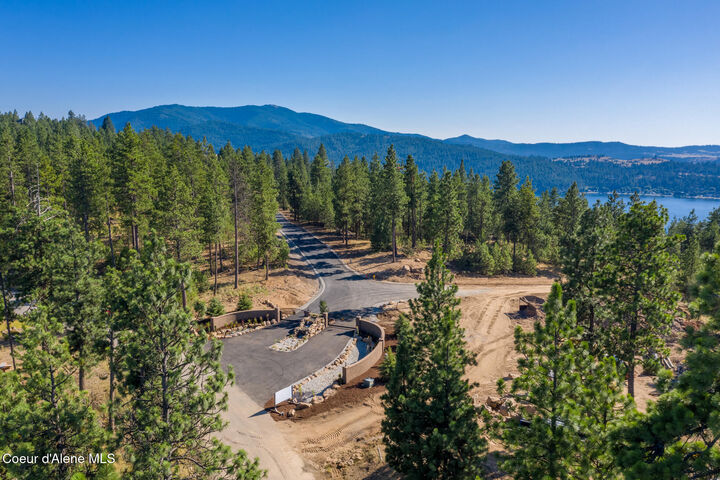 Property Photo:  603 N West Starr Ln  WA 99019 