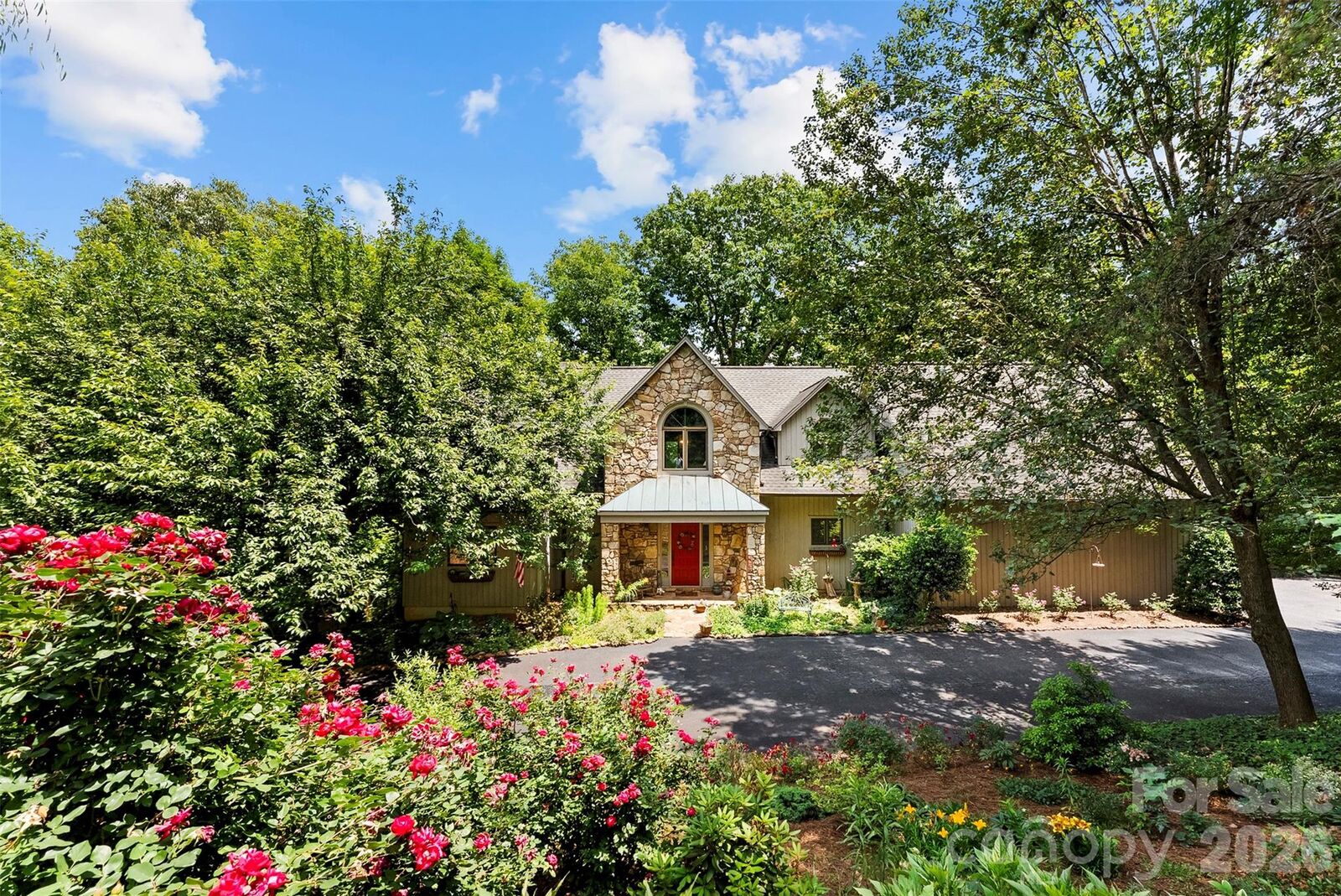 Property Photo:  304 Eagles Walk  NC 28056 