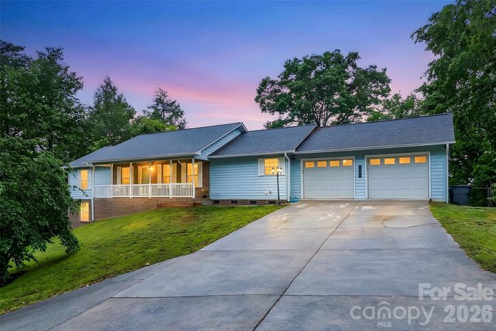Property Photo:  570 Pleasant View Drive  NC 28752 