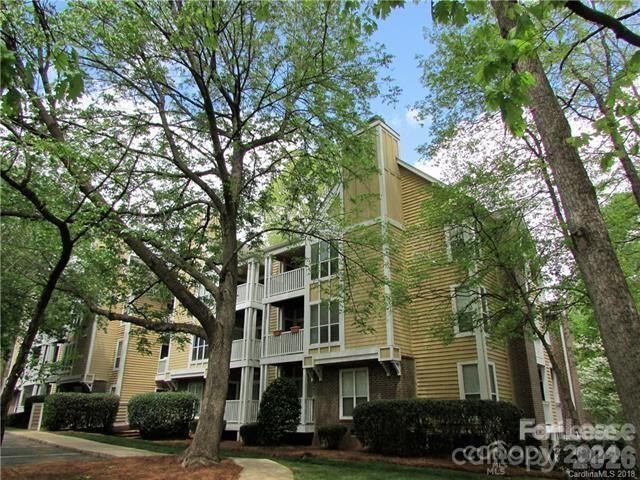 Property Photo:  2518 Cranbrook Lane  NC 28207 