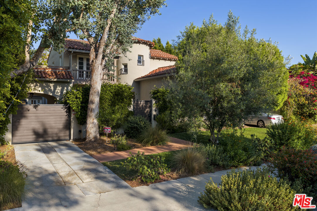 Property Photo: 808 S Cloverdale Ave CA 90036