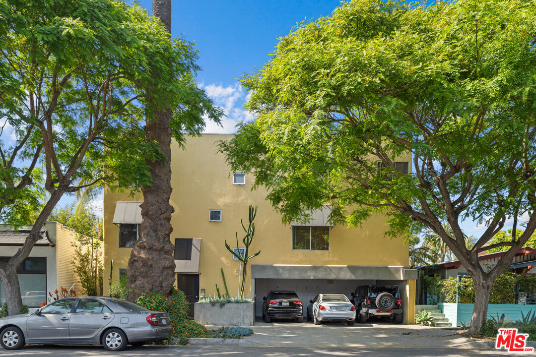 Property Photo:  511 Rialto Ave  CA 90291 