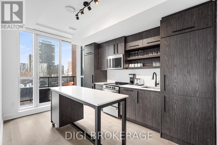 Property Photo:  560 Rideau Street 303  ON K1N 5Z8 