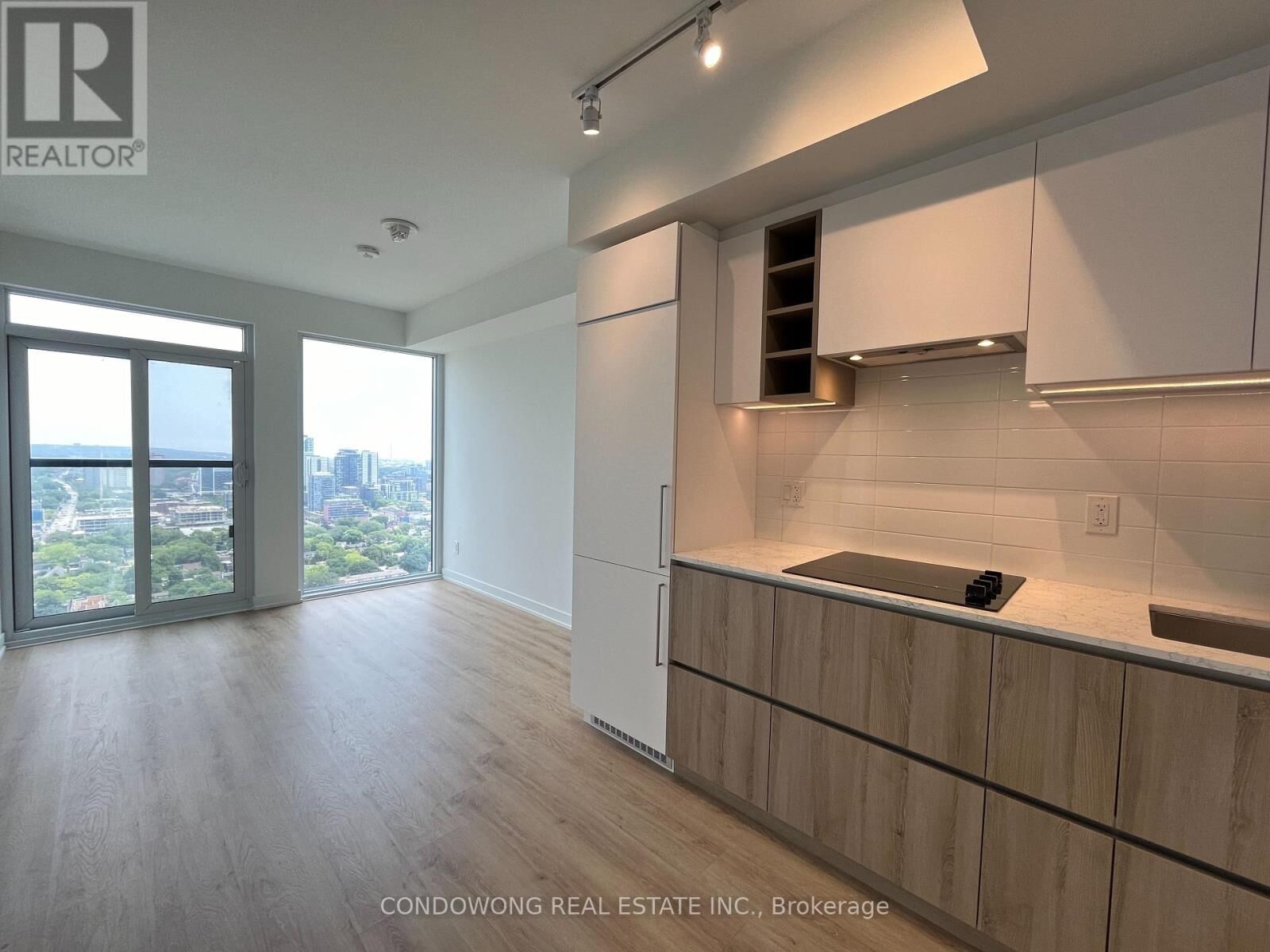 Property Photo:  319 Jarvis Street 3311  ON M5B 0C8 