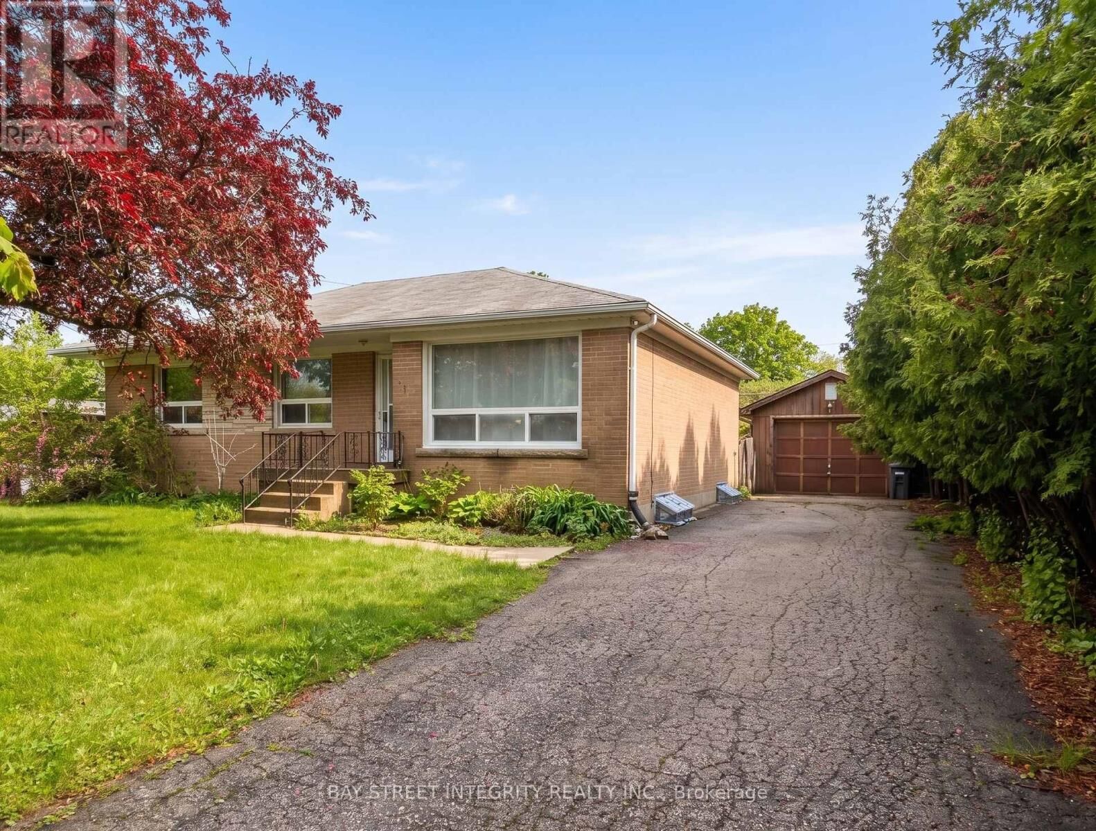 Property Photo: 505 Sandmere Place ON L6L 4G5