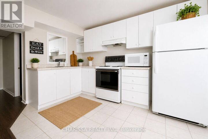 Property Photo:  2872 Gardenview Crescent Bsmt  ON L5M 5T4 
