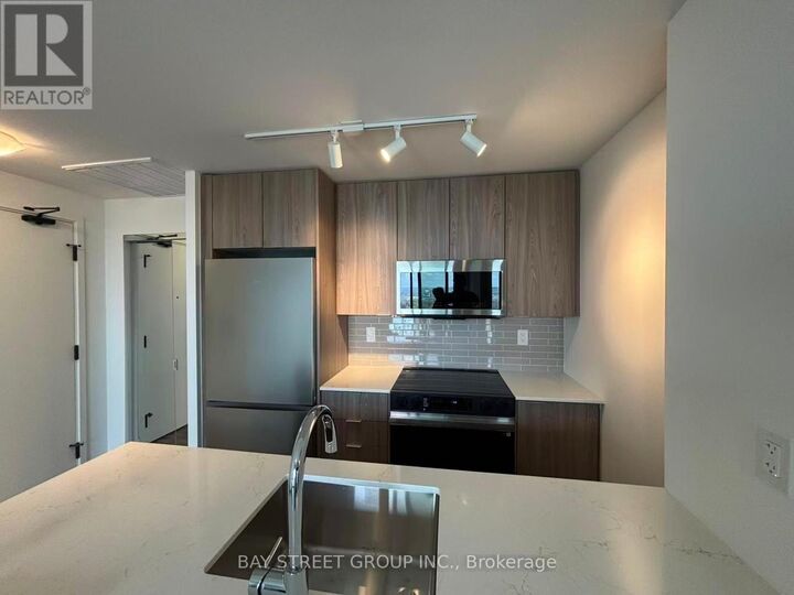 Property Photo:  2075 Lakeshore Road 2101  ON L7R 0H3 