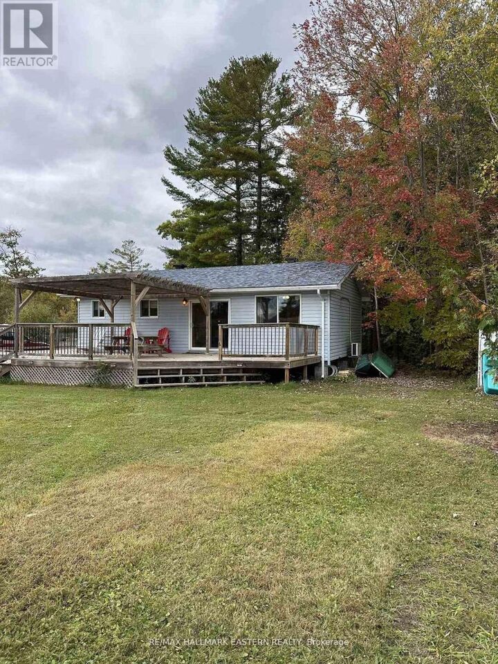Property Photo:  40 Arrow Bay Road  ON K9L 9R0 