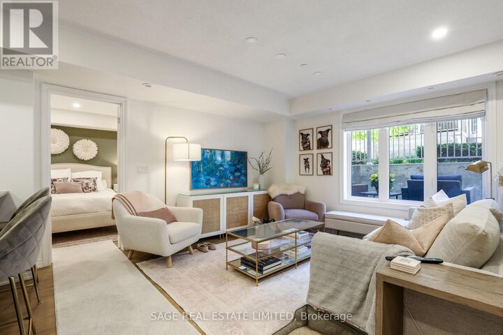 Property Photo:  90 Eastwood Park Gardens 5  ON M8W 0B2 