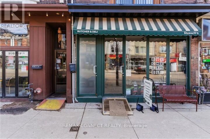 Property Photo: 401 Roncesvalles Avenue 2nd Floor ON M6R 2N1