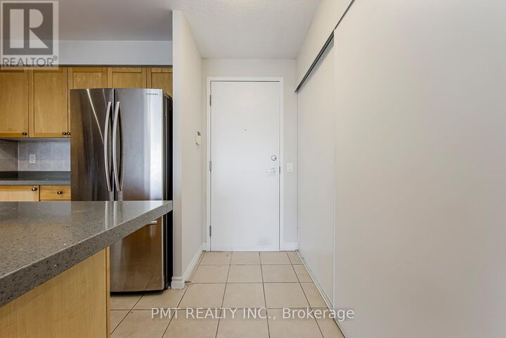 Property Photo: 55 Strathaven Drive 2012 ON L5R 4G9
