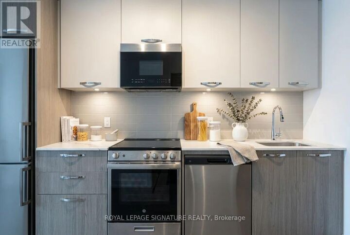 Property Photo:  75 James Street South 1421  ON L8P 2Y9 