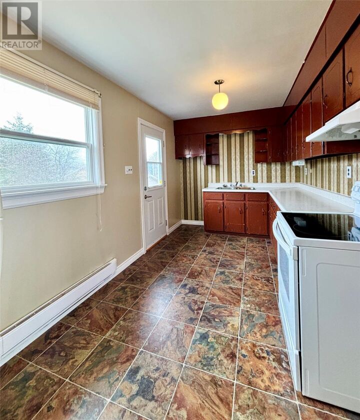 Property Photo:  7 Sherwood Avenue  NL A2H 1W6 